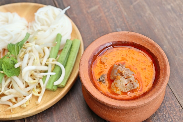 Rice noodles curry with chicken