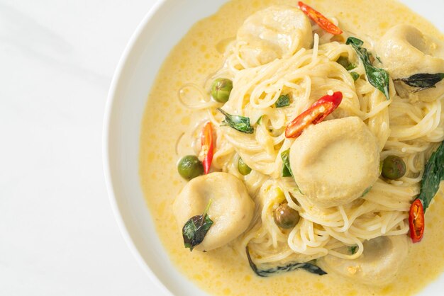 Rice Noodles with Green curry and Fish ball - Thai food style