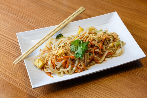 Rice noodles with tofu and vegetables