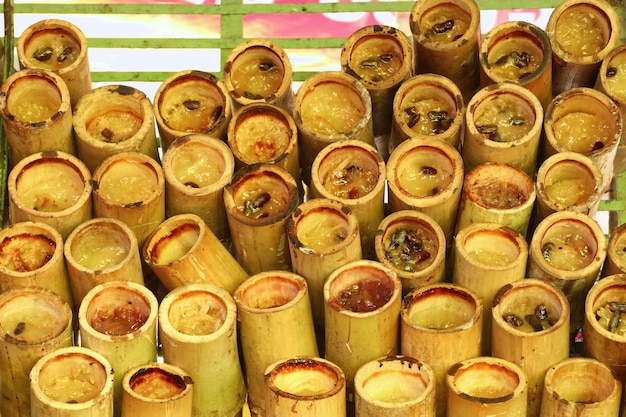 Rice roasted in bamboo 