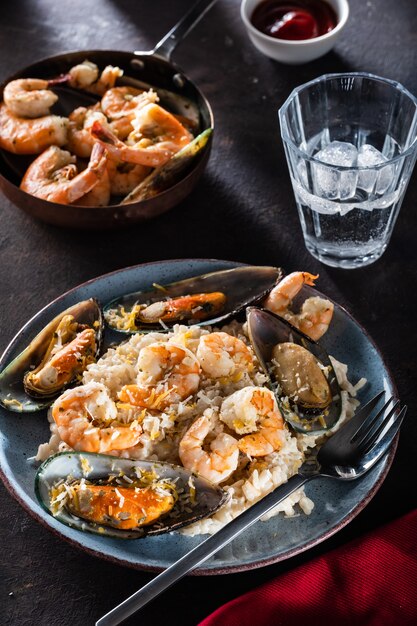 Rice with shrimps and mussels