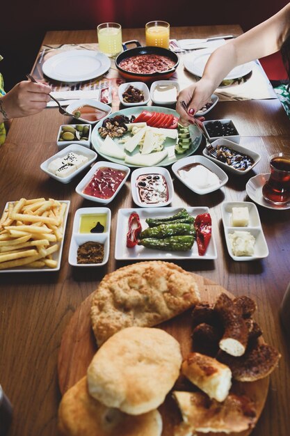 풍부하고 맛있는 아침 식사