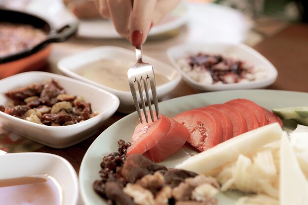 풍부하고 맛있는 아침 식사