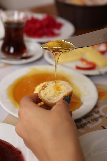 풍부하고 맛있는 터키식 아침 식사