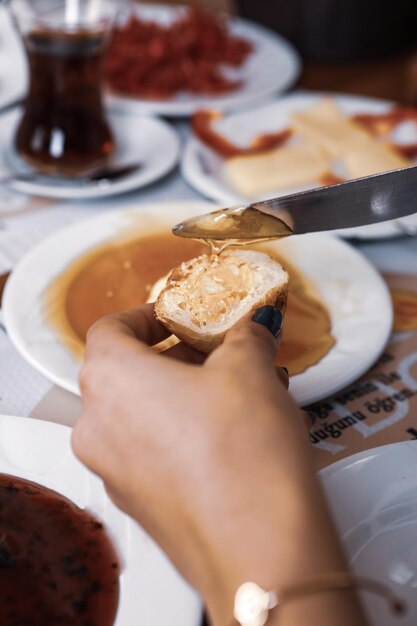 풍부하고 맛있는 터키식 아침 식사