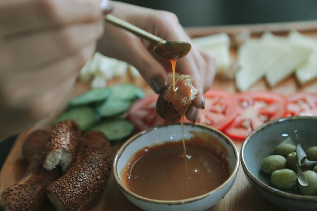 풍부하고 맛있는 터키식 아침 식사