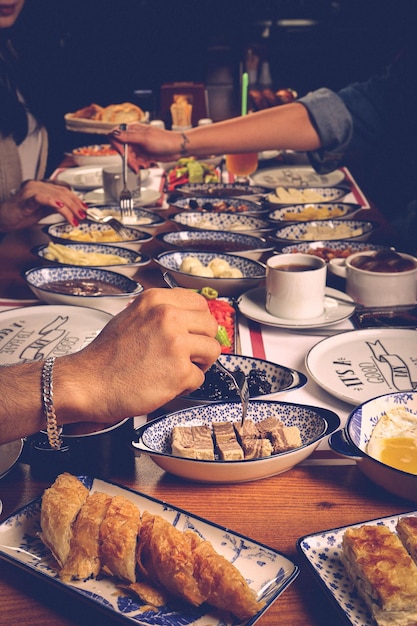 Богатый и вкусный турецкий завтрак