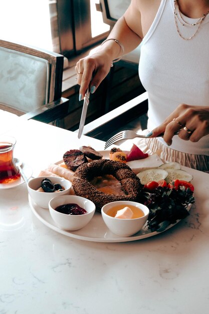 Foto ricca e deliziosa colazione turca