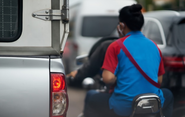 Richtingaanwijzer achterlicht van de achterkant van de auto