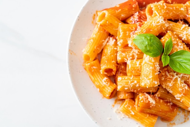 Rigatoni pasta with tomato sauce and cheese