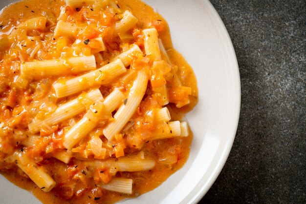 rigatoni penne pasta creamy tomato or pink sauce