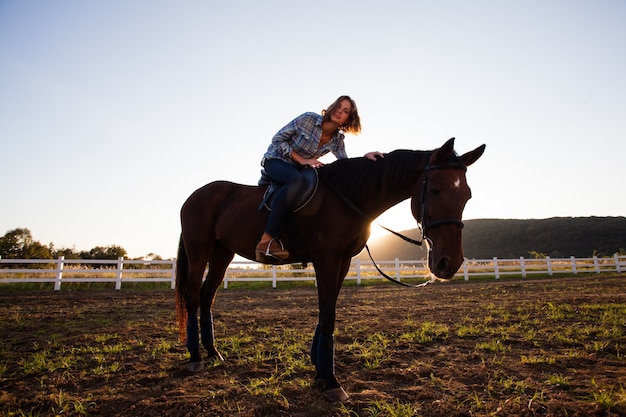 Riging the horse