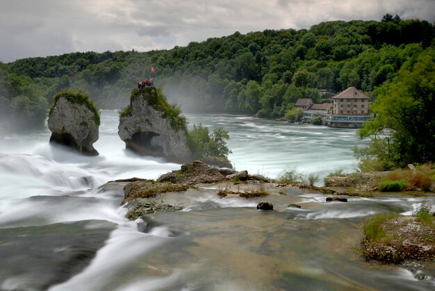 Rijn River Falls in de buurt van Schaffhausen Zwitserland Europa