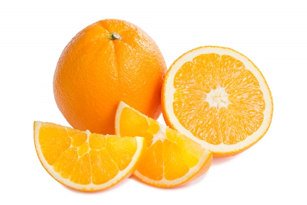 Rijp oranje fruit en zijn segmenten