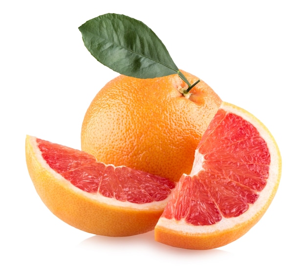 Rijpe grapefruits geïsoleerd op witte achtergrond