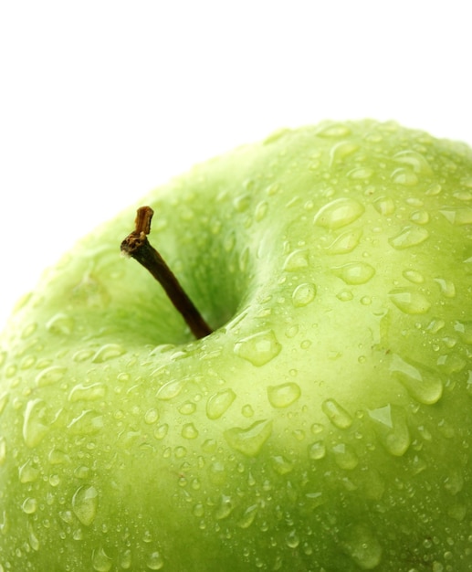 Rijpe groene appel geïsoleerd op wit