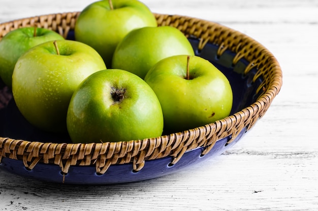 Rijpe groene appels