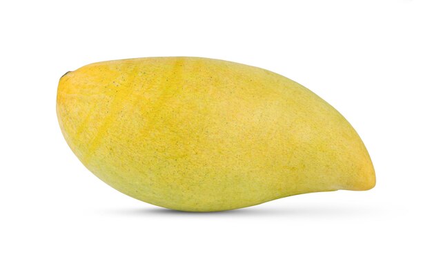 Rijpe mango geïsoleerd op witte achtergrond