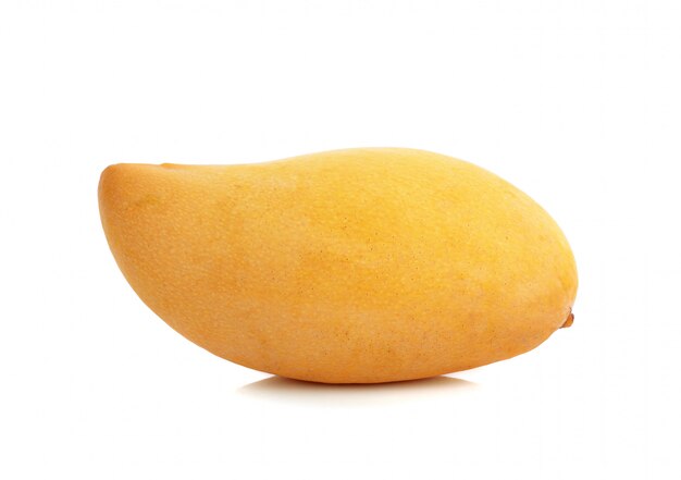 Rijpe mango geïsoleerd