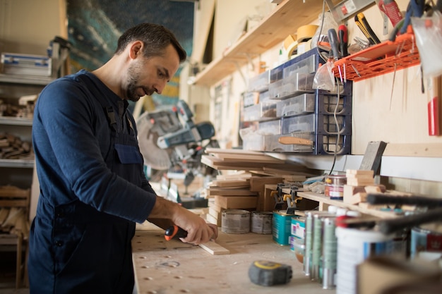 Rijpe Timmerman Making Furniture