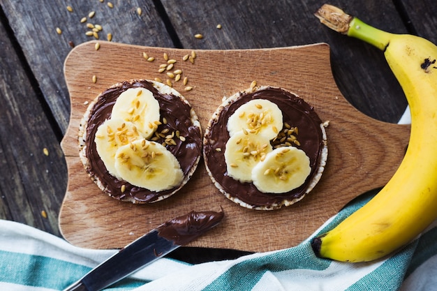 Rijstwafels ontbijt chocolade banaan