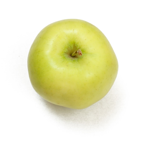 그림자와 격리 된 흰색 배경에 익은 녹색 사과. 평면도.