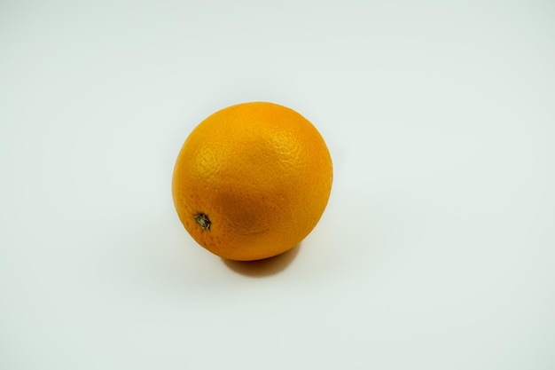 Photo ripe orange fruits isolated on white background