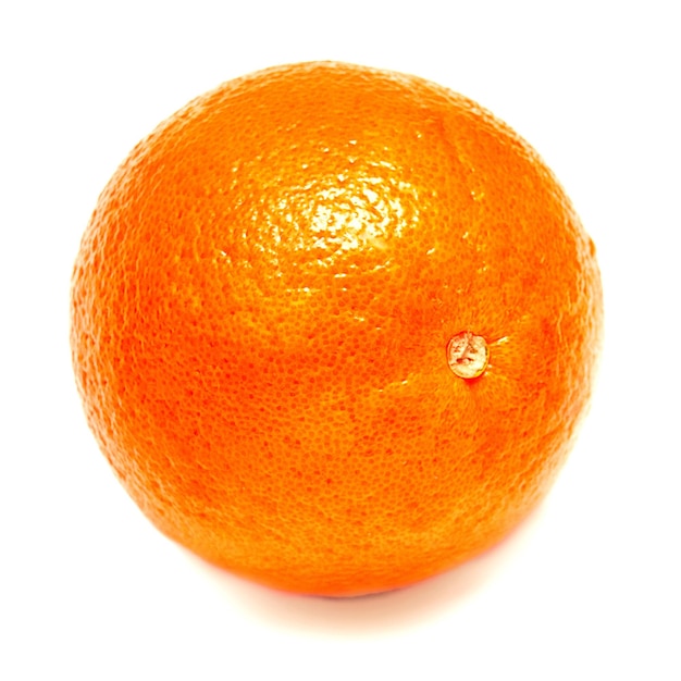 白い背景で隔離の熟したオレンジ