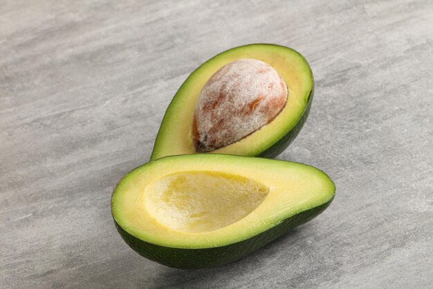 Photo ripe raw exotic avocado fruit