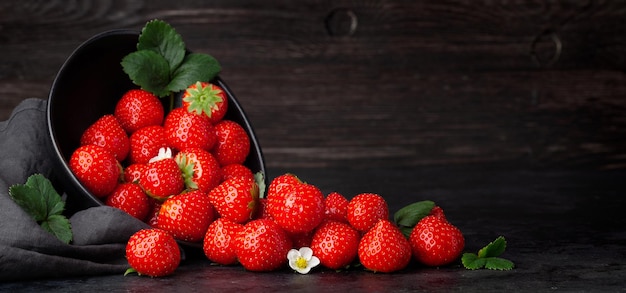 Ripe strawberry in bowl