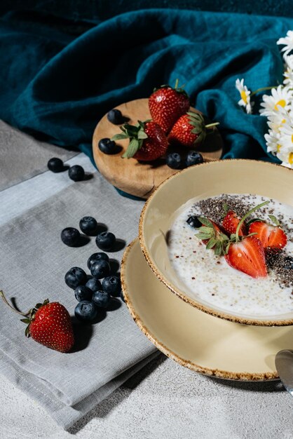 Photo ripe summer berries chia seeds