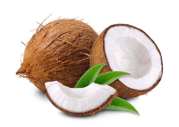 Фото Спелые сладкие кокосы и половинки кокоса изолированы