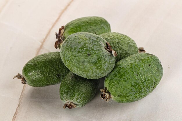 Photo ripe sweet huicy exotic feijoa