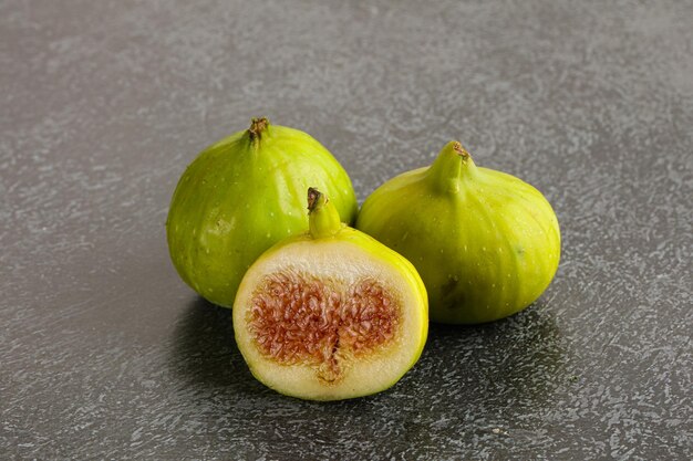 Ripe sweet juicy green fig fruit heap