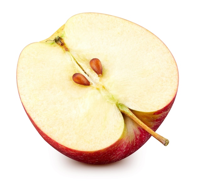 Спелое целое яблоко наполовину фрукт изолирован на белом фоне с обтравочным контуром