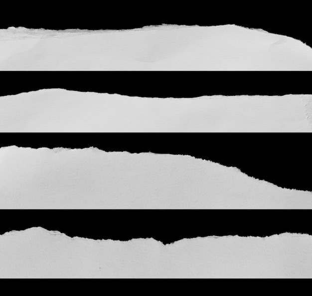 Разорванная бумага, изолированные на черном фоне