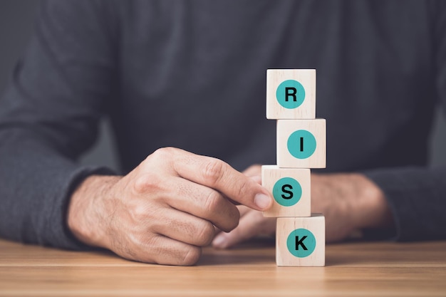 写真 ビジネスや金融の概念におけるリスク ビジネスにおけるリスクを防ぐためのアイデア
