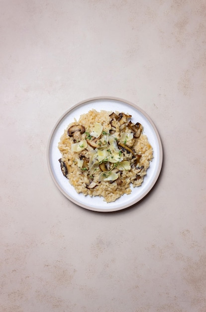 Risotto met champignons, kaas en tijm Vegetarisch eten Italiaans eten