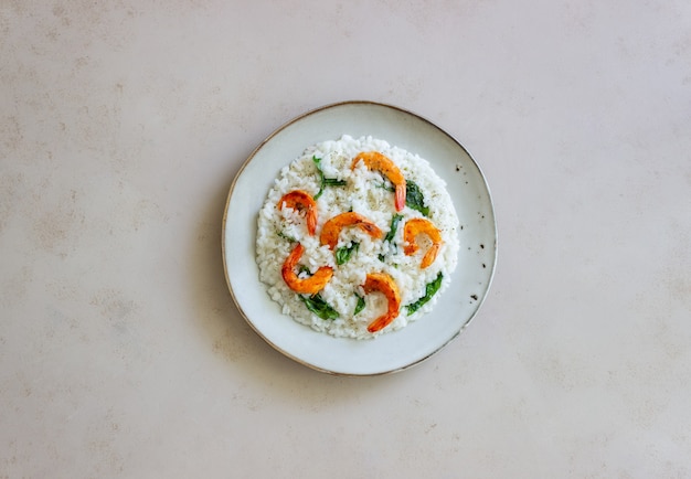 Risotto met garnalen en spinazie. gezond eten. vegetarisch eten.