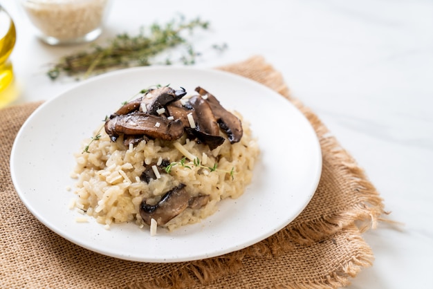 Risotto with mushroom and cheese