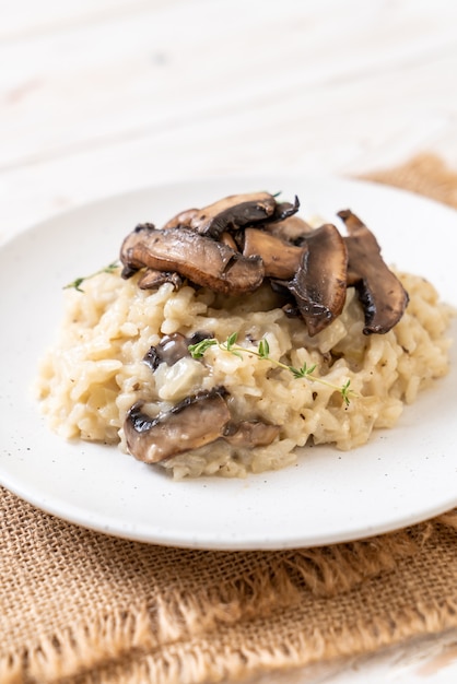 Risotto with mushroom and cheese