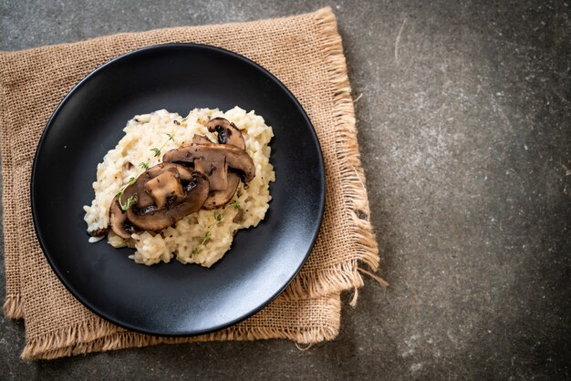 Risotto with mushroom and cheese