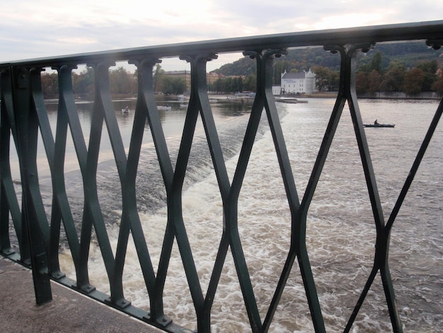 Photo river seen from railing