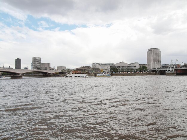 ロンドンのテムズ川