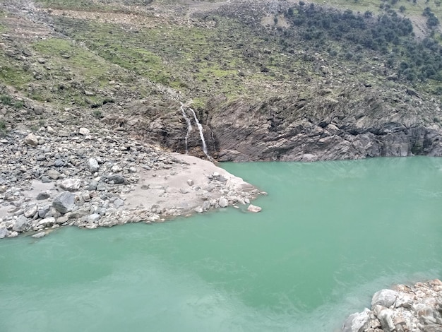 rivier berglandschap achtergrond