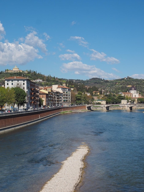 Rivier de Adige in Verona