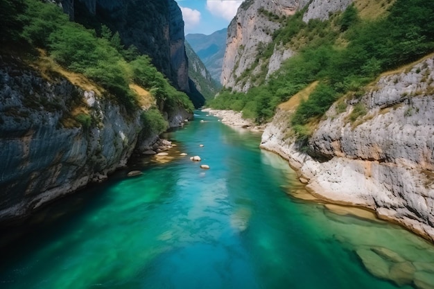 Rivier moraca canyon platije montenegro canyon bergweg pittoreske reis mooie berg