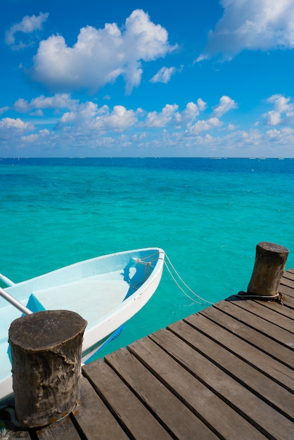 Riviera Maya houten pier en boten