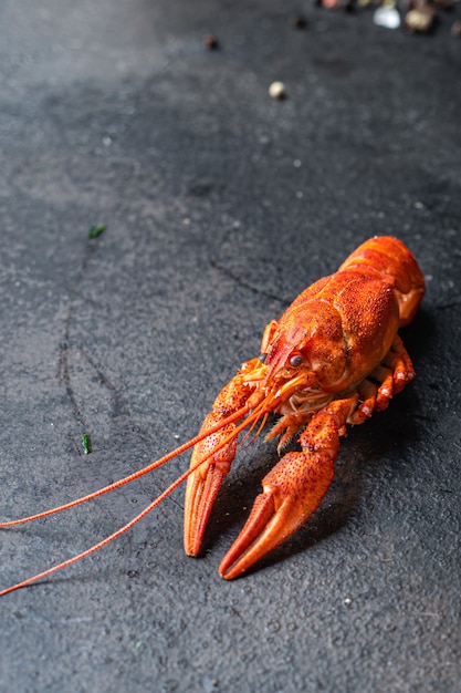 Rivierkreeft vers gekookte schaaldieren klaar om maaltijd snack te eten op tafel kopieer ruimte voedsel achtergrond