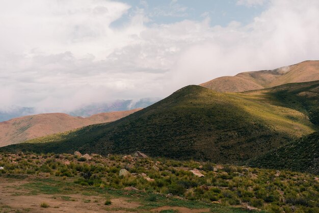 Photo road to anorama of the cerro de los 14 colores jujuy argentina